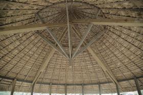 Tambo indígena embera, en la etnoaldea Kipara Te, en Bocas de Jagua (Jurubirá) Tambo indígena embera, en la etnoaldea Kipara Te, en Bocas de Jagua (Jurubirá)