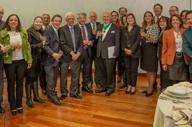 A la entrega de la condecoración al consejero John Vaughan Ricaurte, asistieron amigos y familiares.