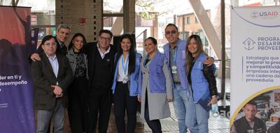 Docentes de Utadeo junto con personas del PNUD, durante el taller de liderazgo que se realizó en la Universidad. 